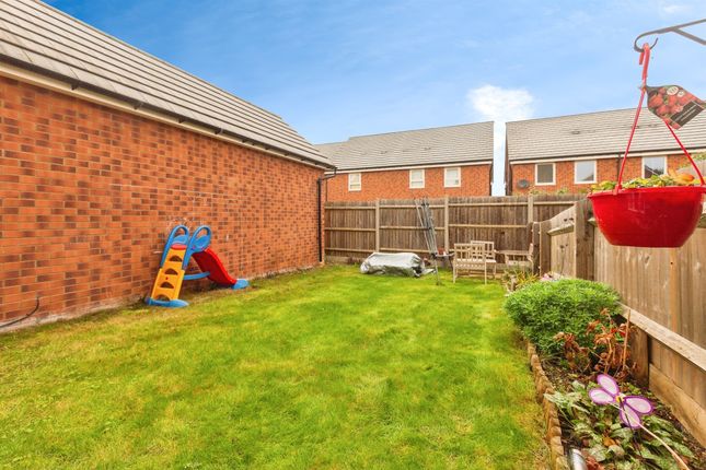 22, Galton Corner, Leighton Buzzard photo 2