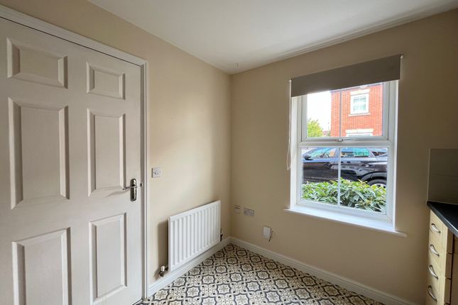 15, Drovers Close, Uttoxeter photo 5