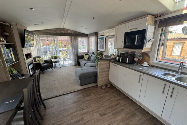 37, Thriftwood, Plaxdale Green Road, Sevenoaks photo 4