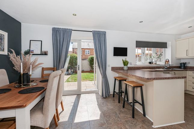5, Bowland Way, Hull photo 2