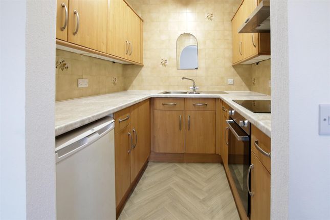 15, St Andrews Court, Altrincham photo 4