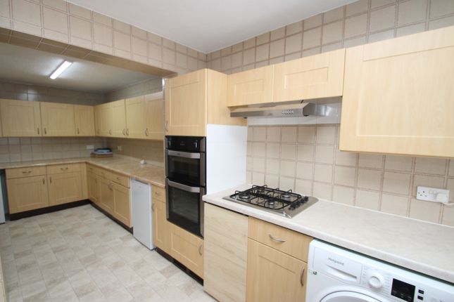 72, Croydon photo 4