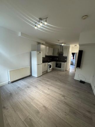 15, Shrubbery Road, London photo 4