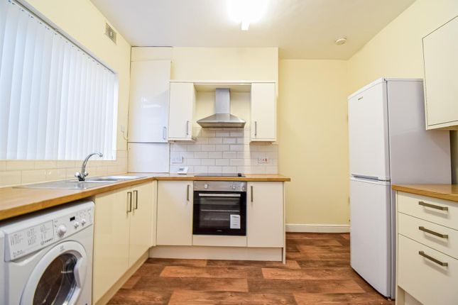 Terraced house to rent in St Catherine Street, Wakefield