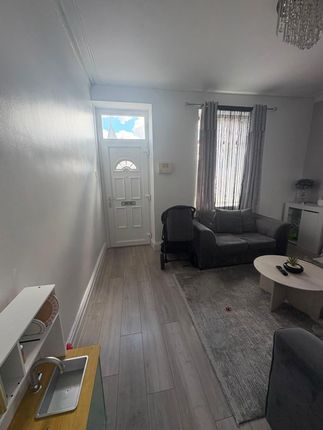 14, Prescott Terrace, Bradford photo 4