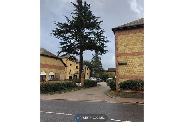 Thumbnail Flat to rent in Brooklands Court, St Albans