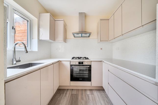 35, Hill Crescent, Harrow photo 4