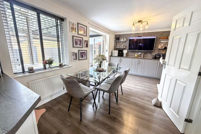 17, Saxilby Close, Cramlington photo 4