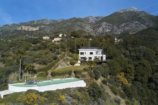 Villa for sale in Istán, 29611, Spain