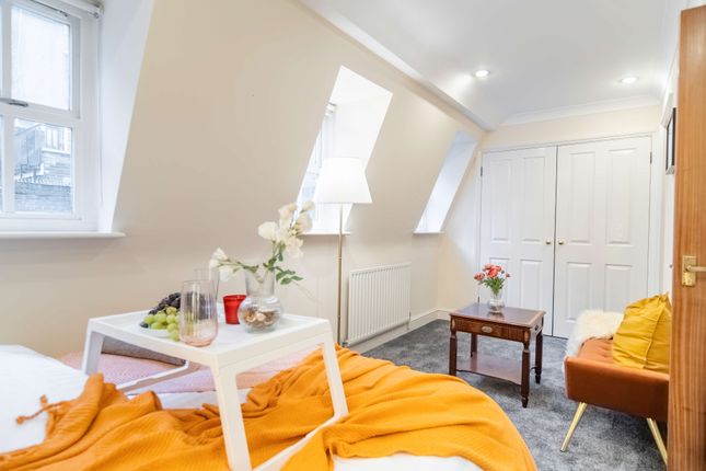 Town house to rent in Rutland Mews, London