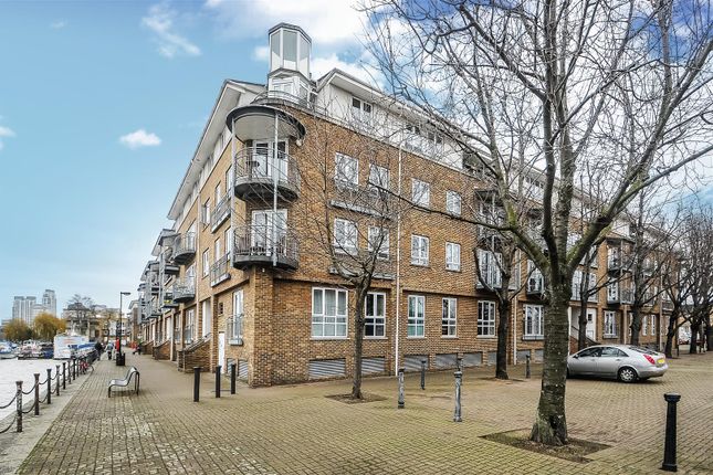 Flat for sale in Rainbow Quay, London