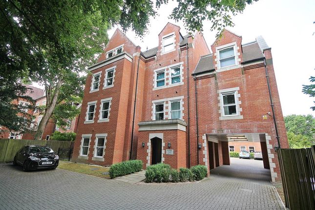 Flat to rent in Wootton Court, 42 New Dover Road, Canterbury