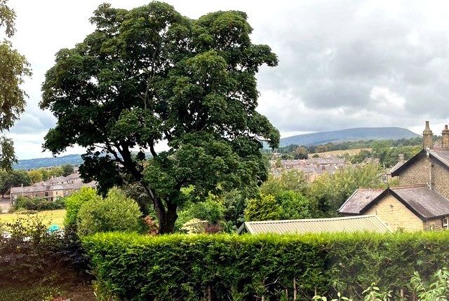 21, Castle Court, Lancashire photo 3