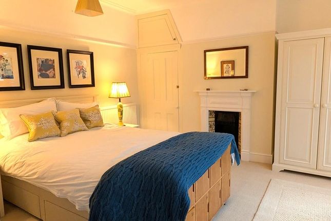 4 Cambridge Drive - 16.Jpg