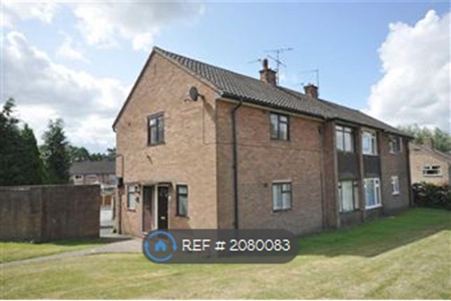Flat to rent in Willow Road, Stone