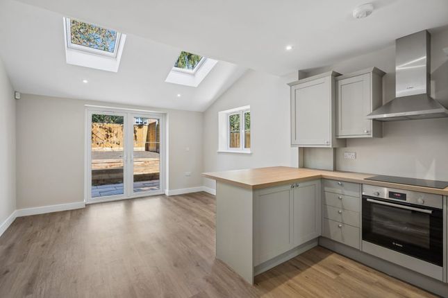 7, Hillside Gardens, AMERSHAM photo 4