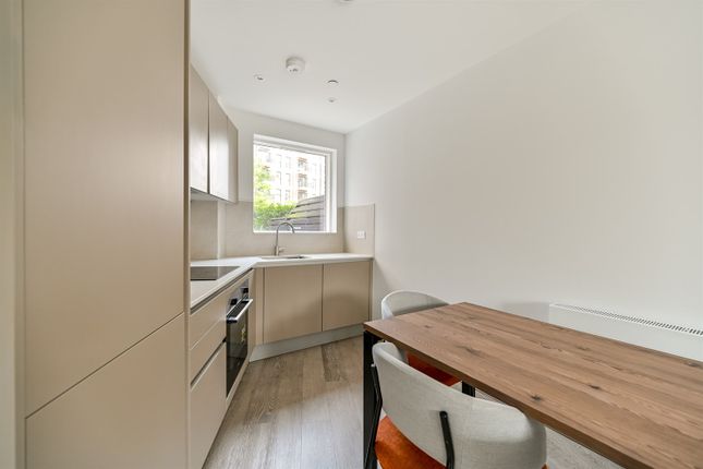 2, Flat 5, Kenavon Drive, Reading photo 3