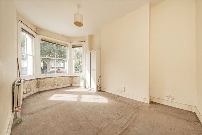 176, Avenue Road, Acton photo 3