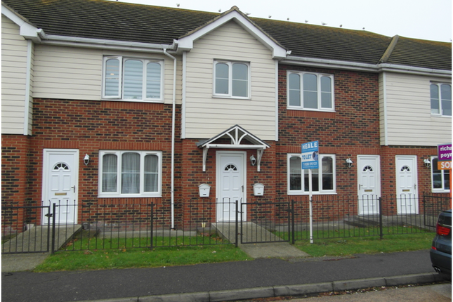 Thumbnail Maisonette to rent in Church Terrace, Linden Way, Canvey Island