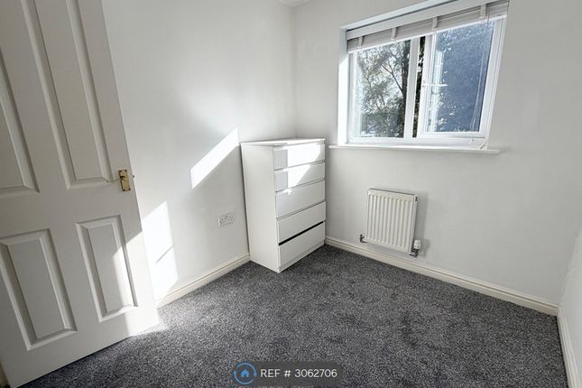 Lawnhurst Avenue, Wythenshawe, Manchester photo 5