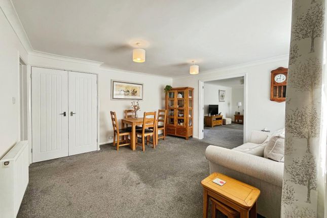 34, Queens Drive, Mildenhall photo 4