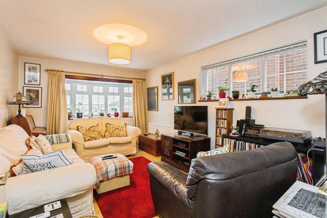 22, Marle Avenue, Burgess Hill photo 4