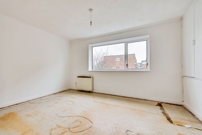 5, Trent Road, Swindon photo 4