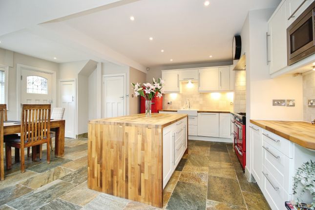 48, Davies Avenue, Leeds photo 4