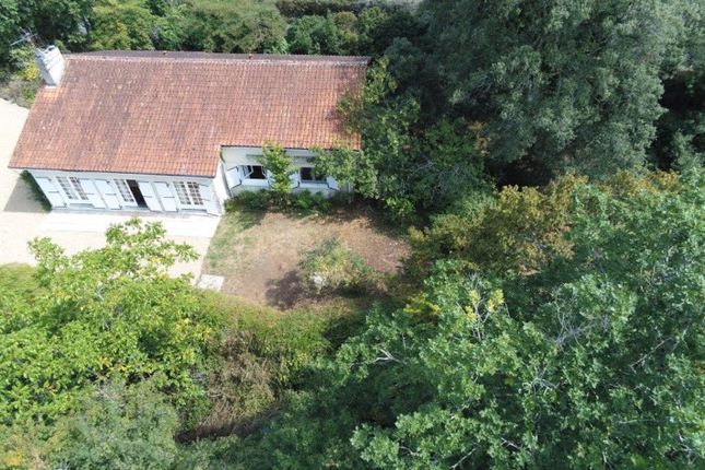 Detached house for sale in Condac, Poitou-Charentes, 16700, France