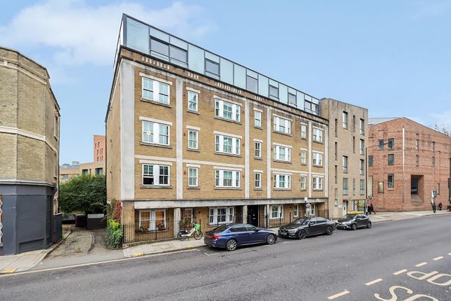Flat 16, 40, Hackney Road, London photo 4