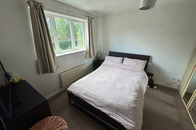 6, LUTON photo 4