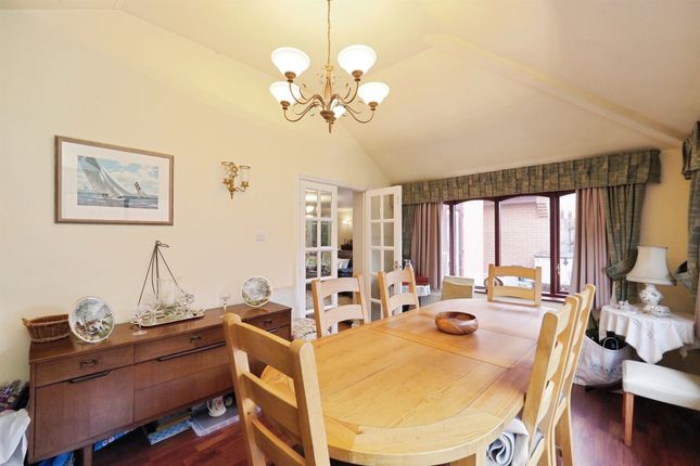 8, Acacia Drive, Derby photo 4