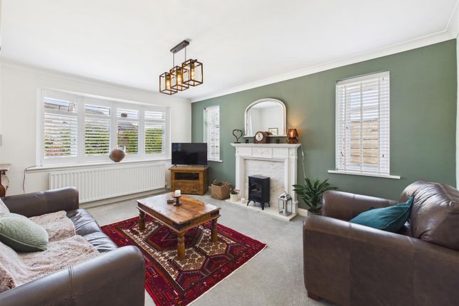 3, Holmesfield Road, Dronfield photo 3