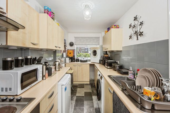 8, Meadow Street, Swansea photo 3