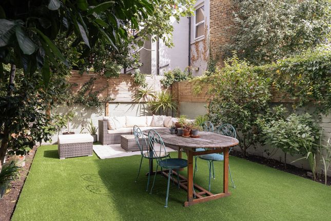 10, Stirling Road, London photo 4