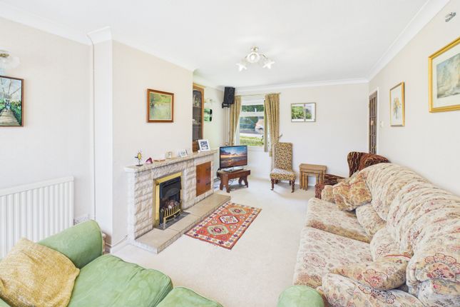 2, Whitby Road, Bury St Edmunds photo 3