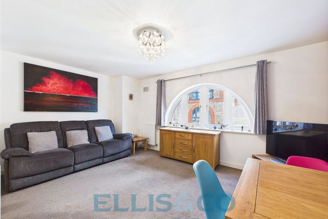 Flat 4, Piazza House,, Cannons Wharf, Kent photo 4