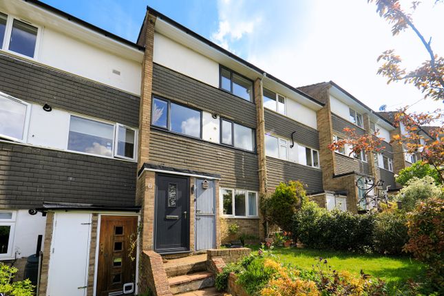 Maisonette for sale in One Tree Close, Forest Hill, London