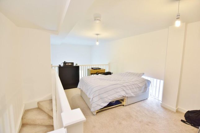 14 Northfield Mills, Church Street, Ossett photo 5