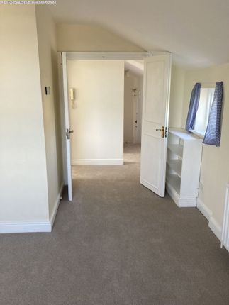 Flat to rent in Anerley Park, London