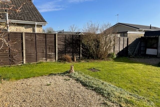 Bungalow to rent in Sellwood Drive, Carterton, Oxfordshire