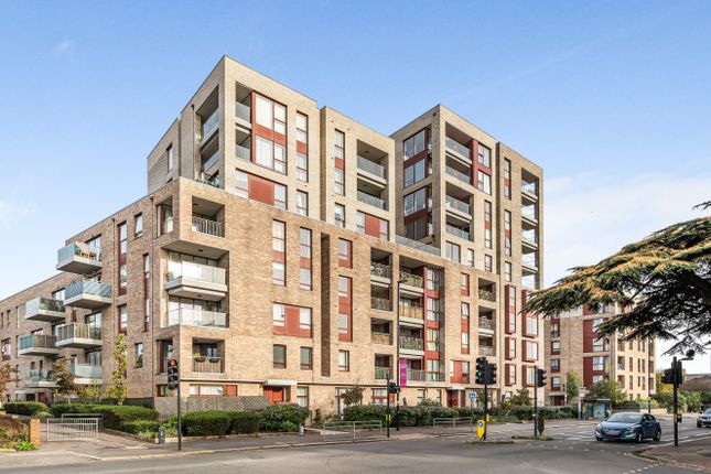 Thumbnail Flat for sale in Silchester Apartments, 632-654 London Road, Isleworth