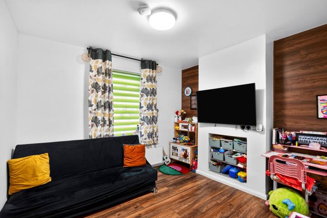 134, Clifton Road, London photo 4