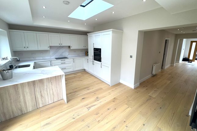 71, Redehall Road, Smallfield photo 2