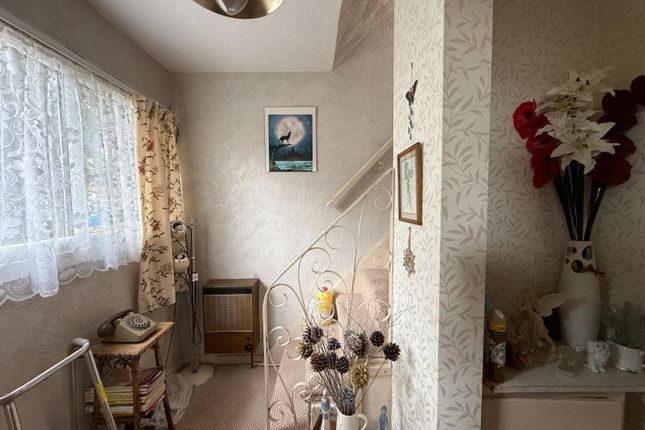 8, Wrexhall Road, Dewsbury photo 2