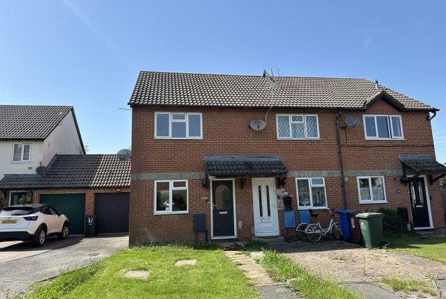 38, Kestrel Way, Bicester photo 2