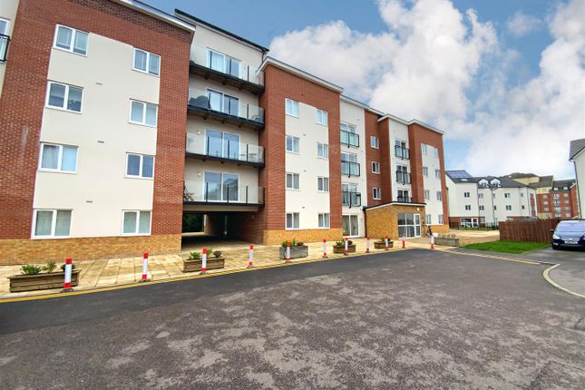 Thumbnail Flat for sale in Plough House, Harrow Close, Bedford
