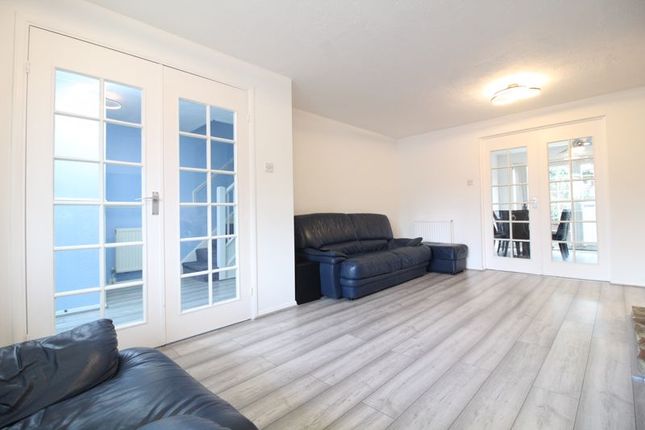 31, Swan Mead, Luton photo 2