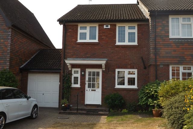 Link-detached house to rent in Clerks Croft, Bletchingley