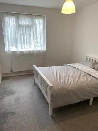 85 , Cricklewood Lane, London photo 5